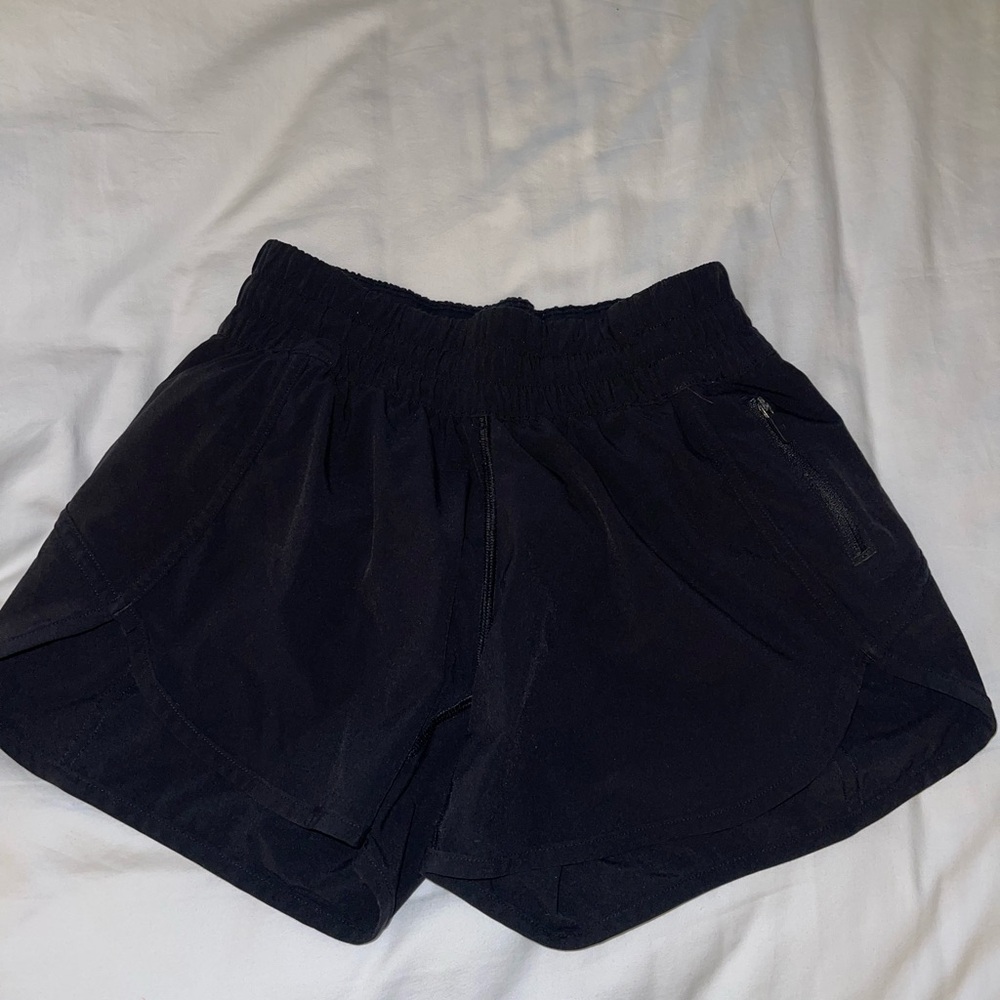 Lululemon hotty hot high waisted shorts 4"